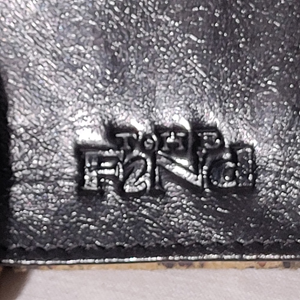 The Find Wallet Python Pattern Leather Wallet Snap Closure - Picture 11 of 16